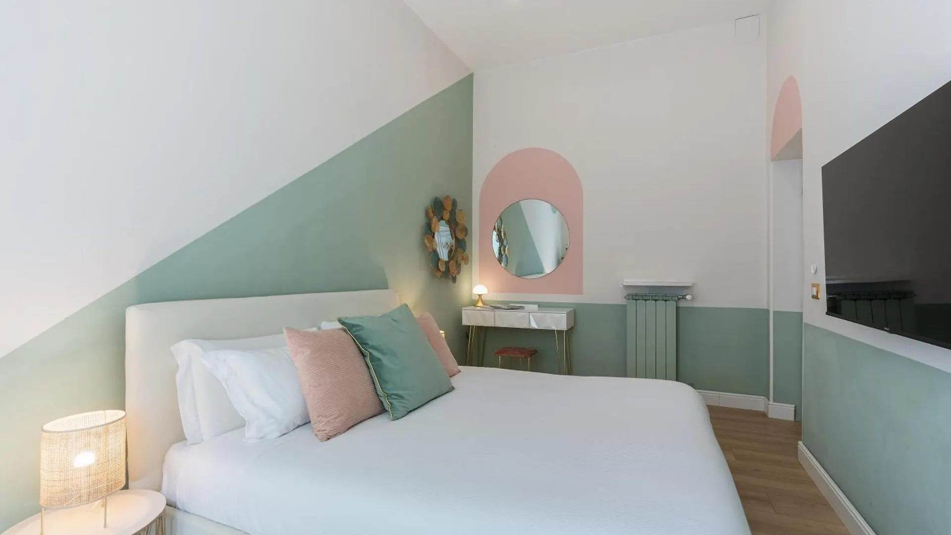 The 38 Home L Homkeey Luxury Apartment I Colosseum Rome Italy